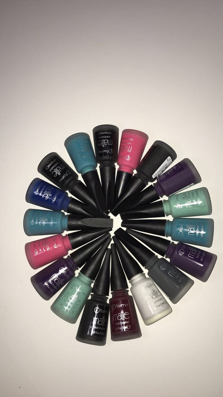 تشكيله متنوعه من الإكسسوارات