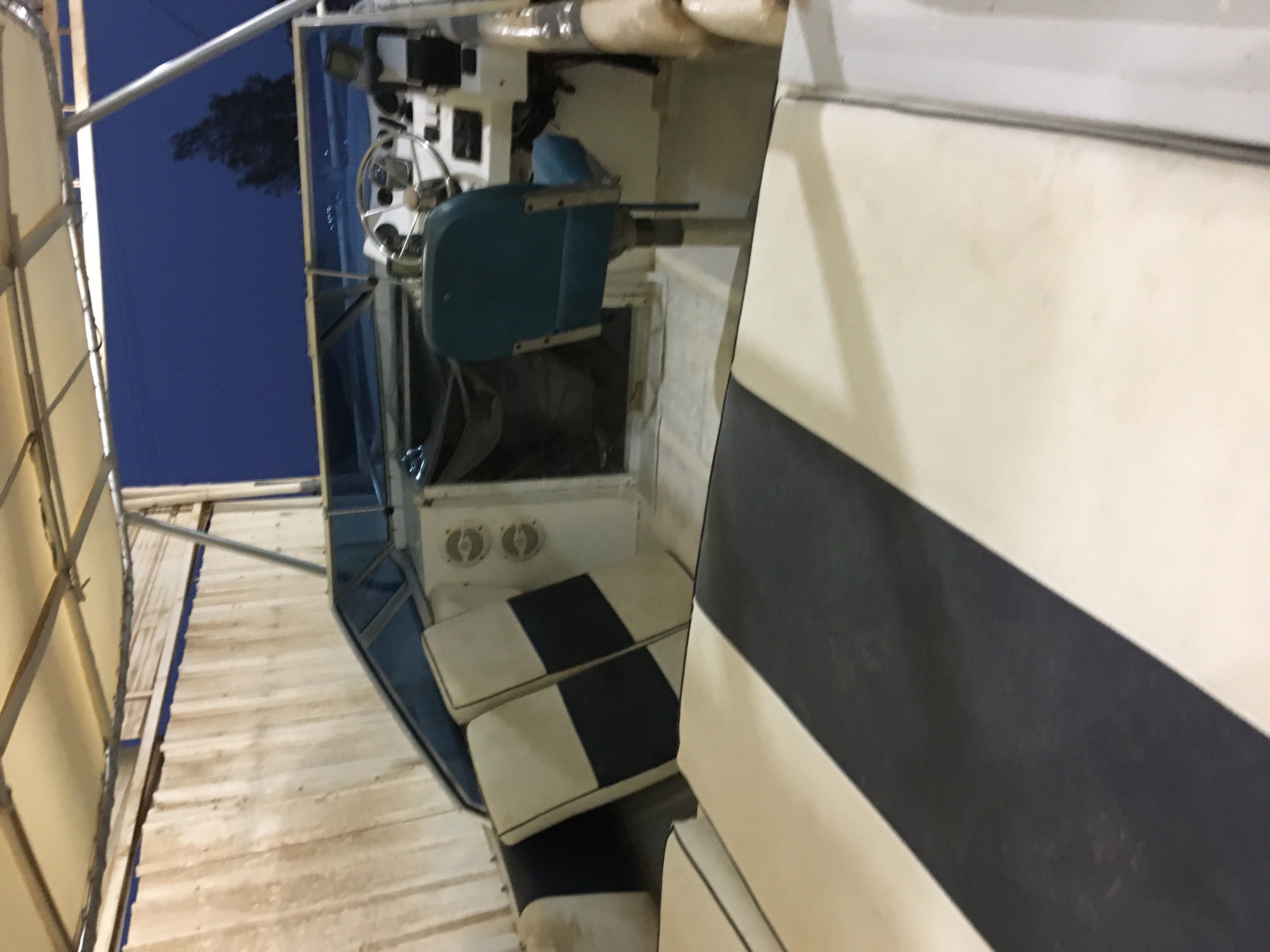 للبيه طراد سكرب٢٨ قدم عليه مكينتين ياماها 