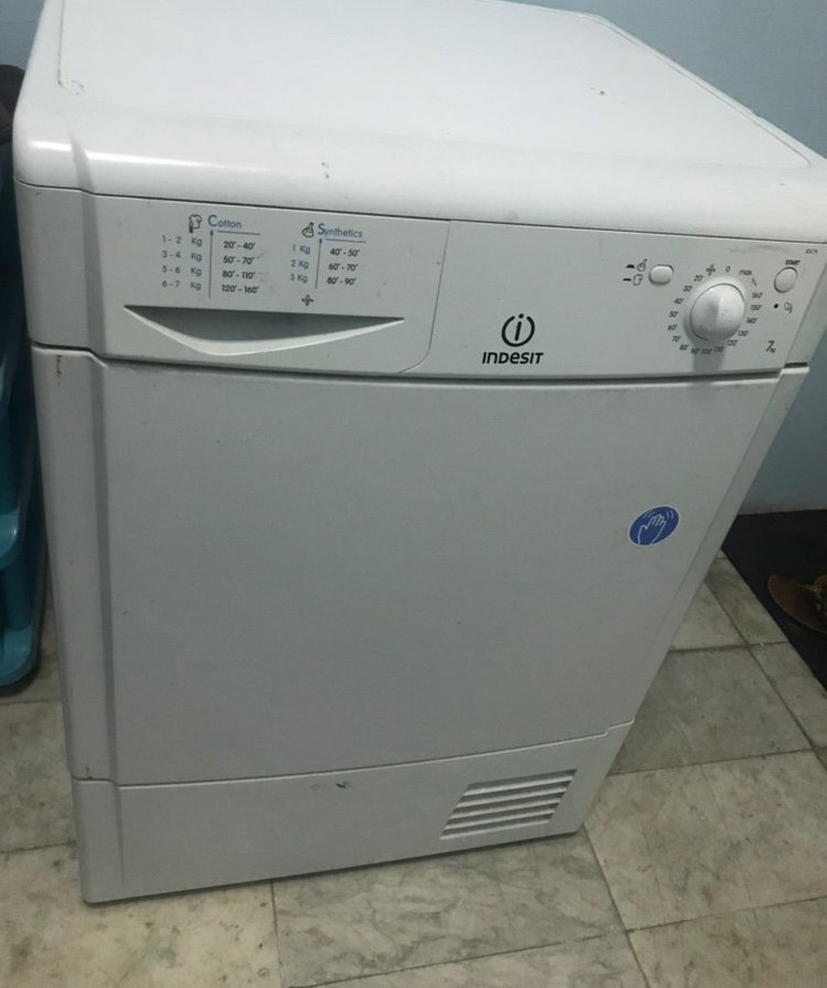 نشافة نوع Indesit 7Kg