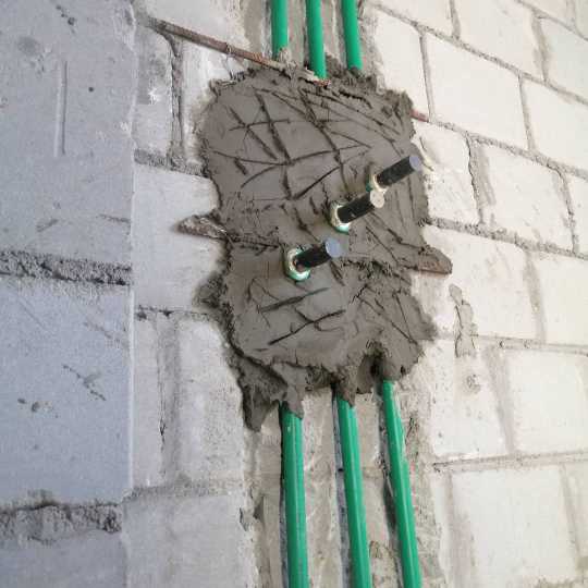 فني ومقاول صحي 