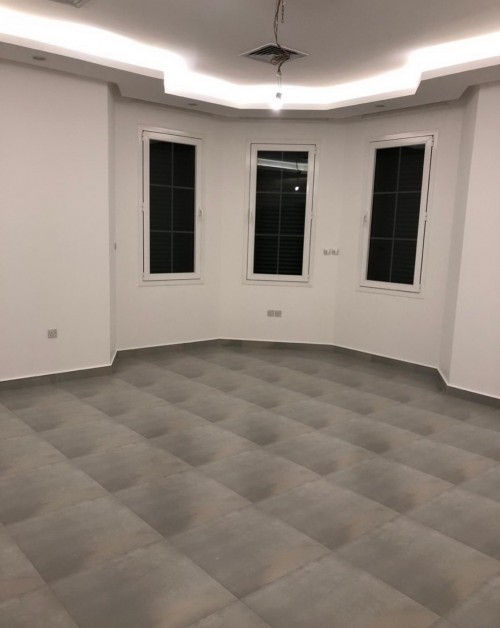 للايجار دور فخم جدا الروضه