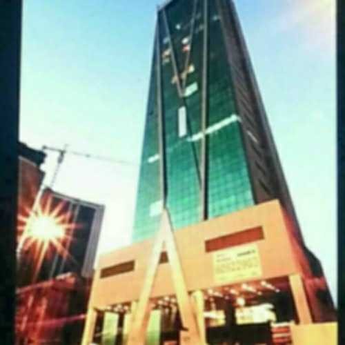 مكاتب ومحلات فاخرة للايجار