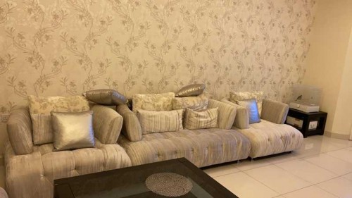 نشتري الاثاث المنزلي